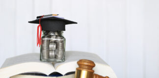 Proiect: Directorii școlilor și părinții pot primi amenzi de până la 5.000 de lei