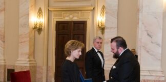 Managerul Ateneului Iași a primit Medalia Regală pentru Loialitate