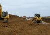 FOTO: Mobilizare impresionantă pe Lotul 3 din A7, Mircești – Pașcani. Peste 300 de oameni și 100 de utilaje lucrează la primii kilometri de autostradă din județul Iași
