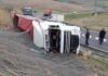 Un TIR plin cu cereale s-a răsturnat la Vulturi-Popricani