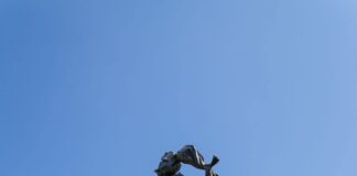 Manifestări oficiale la Monumentul Independenței. A participat și președintele Senatului, Nicolae Ciucă