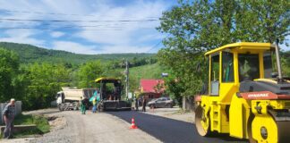 Se asfaltează drumul Județean DJ 244F Moșna