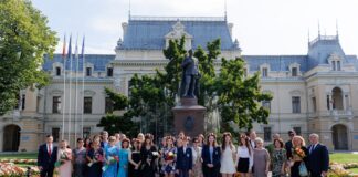 Elevii cu media 10 la Evaluarea Națională și Bacalaureat, premiați de municipalitate și ISJ