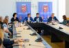 Consiliul Județean Iași a contractat achiziția de microbuze electrice pentru transportul elevilor din 26 de comune