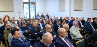 Foto: Discuții cu primarii și parlamentarii privind bugetul Consiliului Județean Iași pentru anul 2025