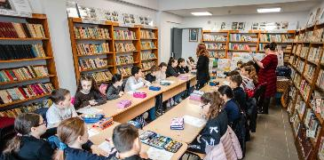 Surprinzătoarea legătură dintre lut, literație și matematică, dezvăluită la Casa de cultură din Răducăneni. „Imaginația copiilor nu are limite”