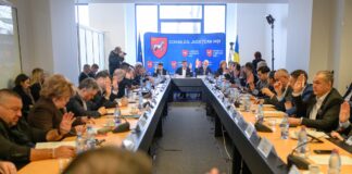 Plenul Consiliului Județean Iași a adoptat 37 de proiecte de hotărâre cu investiții majore în sănătate, infrastructura rutieră și aeroportuară, cultură și serviciile sociale
